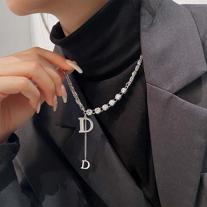 رسالة طبق الاصل مصمم المختنقون - مراجعة Women Fashion Brand Logo وسعره