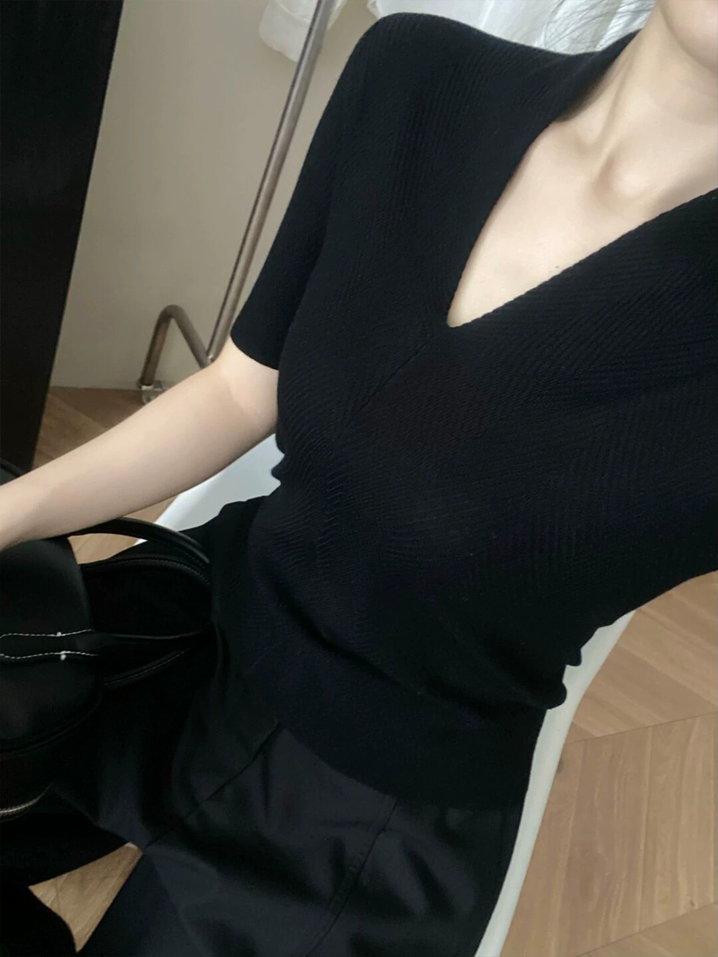 تي شيرت نسائي فاخر أبيض بياقة  - مراجعة Women Fashion Style وسعره